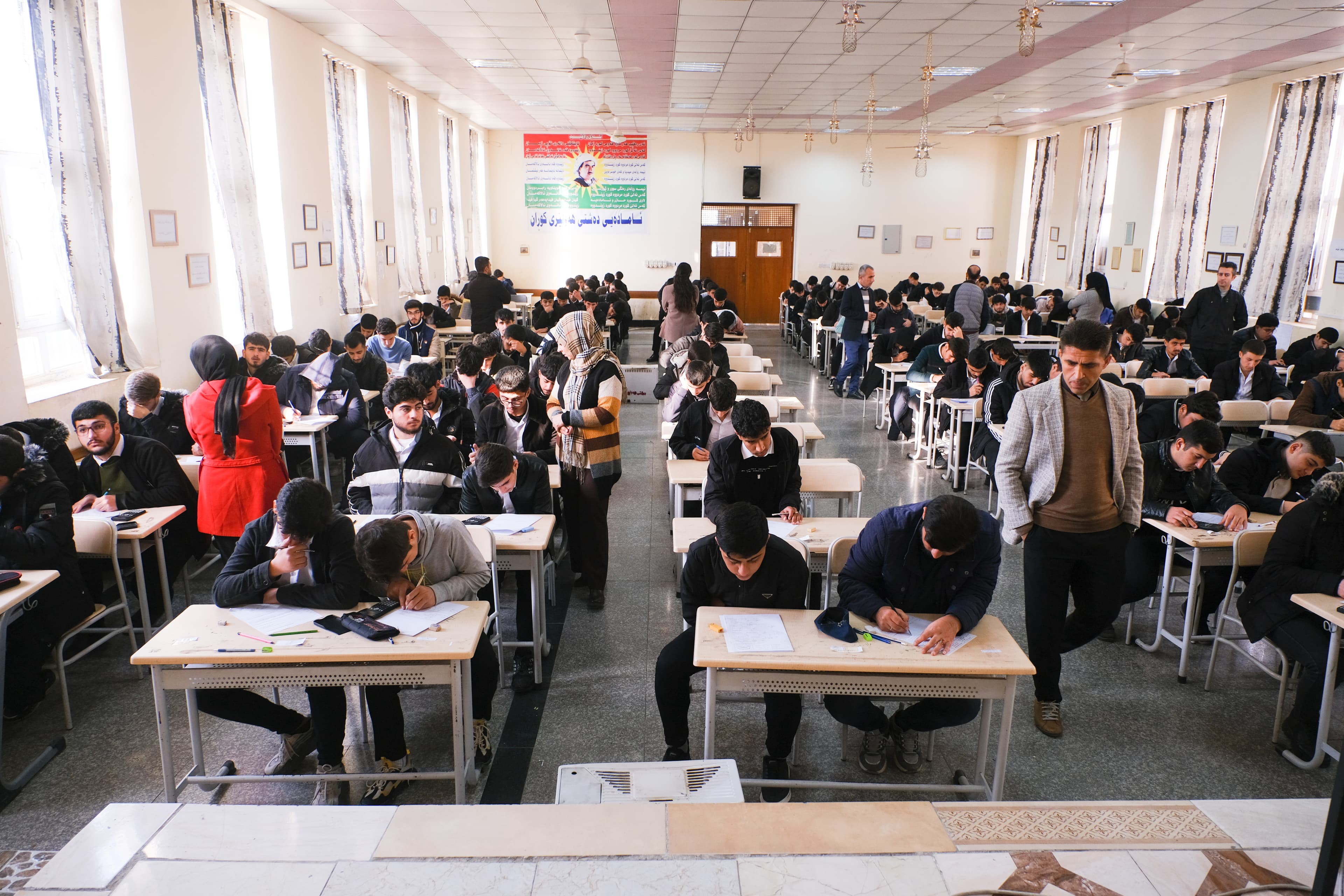 تاقیکردنەوەی قوتابییانی پۆلی 12. وێنە: بڵند تاهیر- ئەرشیفی رووداو
