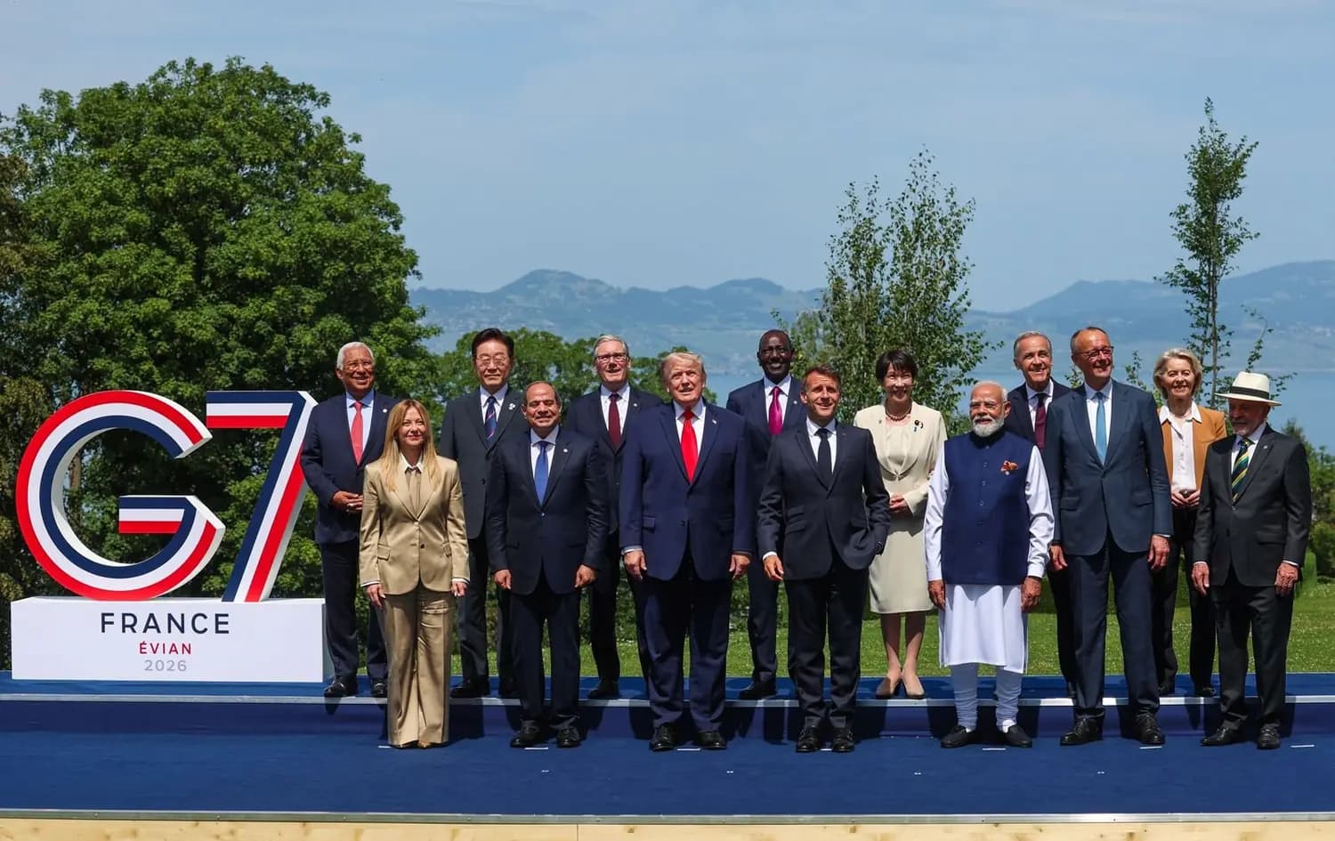 G7 zirvesinden aile fotoğrafı