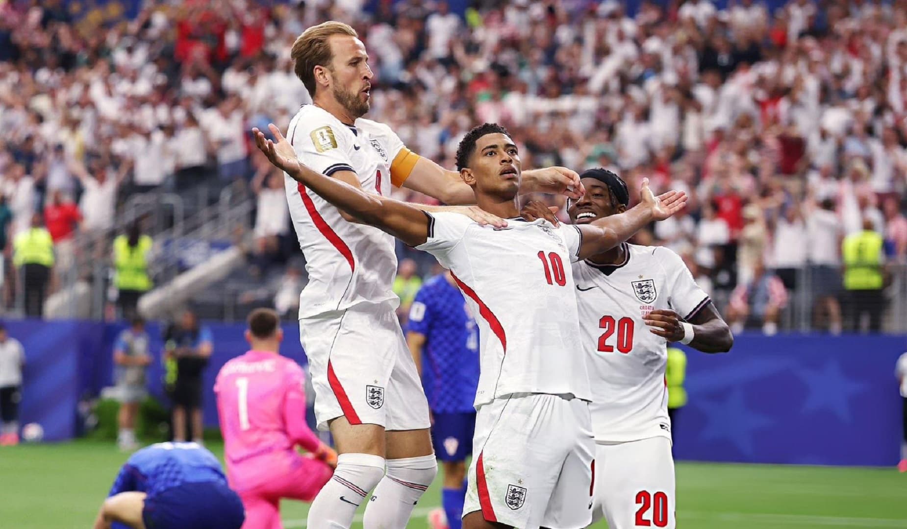 لحظة احتفال بيلينغهام بتسجيله هدفاً لمنتخب انكلترا بمرمى كرواتيا