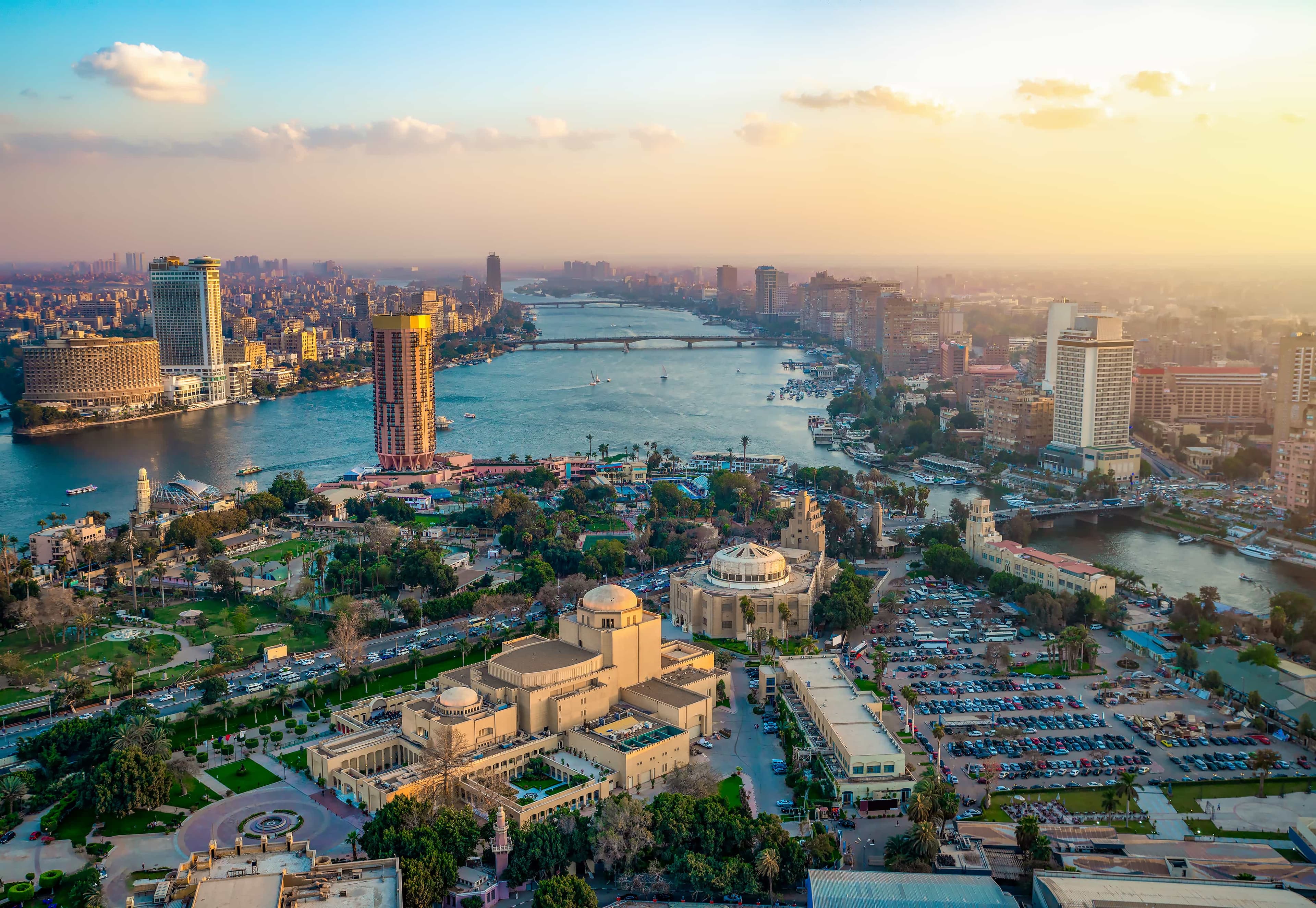 دیمەنێکی گشتیی قاهیرەی پایتەختی میسر