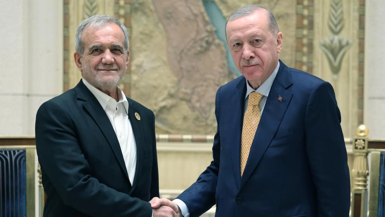 Türkiye Cumhurbaşkanı Recep Tayyip Erdoğan, İran Cumhurbaşkanı Mesud Pezeşkiyan ile telefonda görüştü.