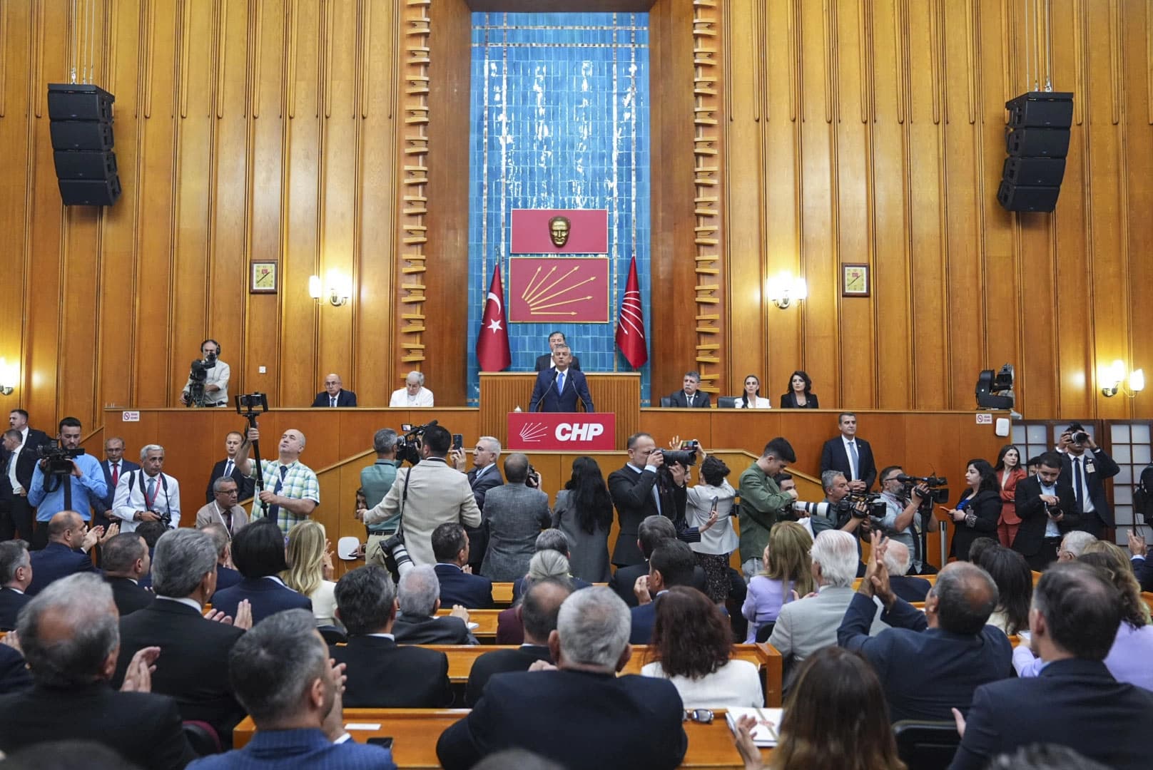 CHP Grup Başkanı Özgür Özel, geçen salı günü Meclis grup toplantısına katılarak konuşma yaptı. / AA