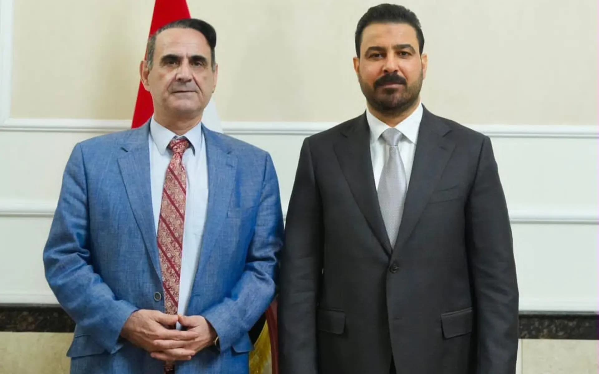 Munir Haddad (left), legal advisor to Iraqi Prime Minister Ali al-Zaidi (right). Photo: PM office