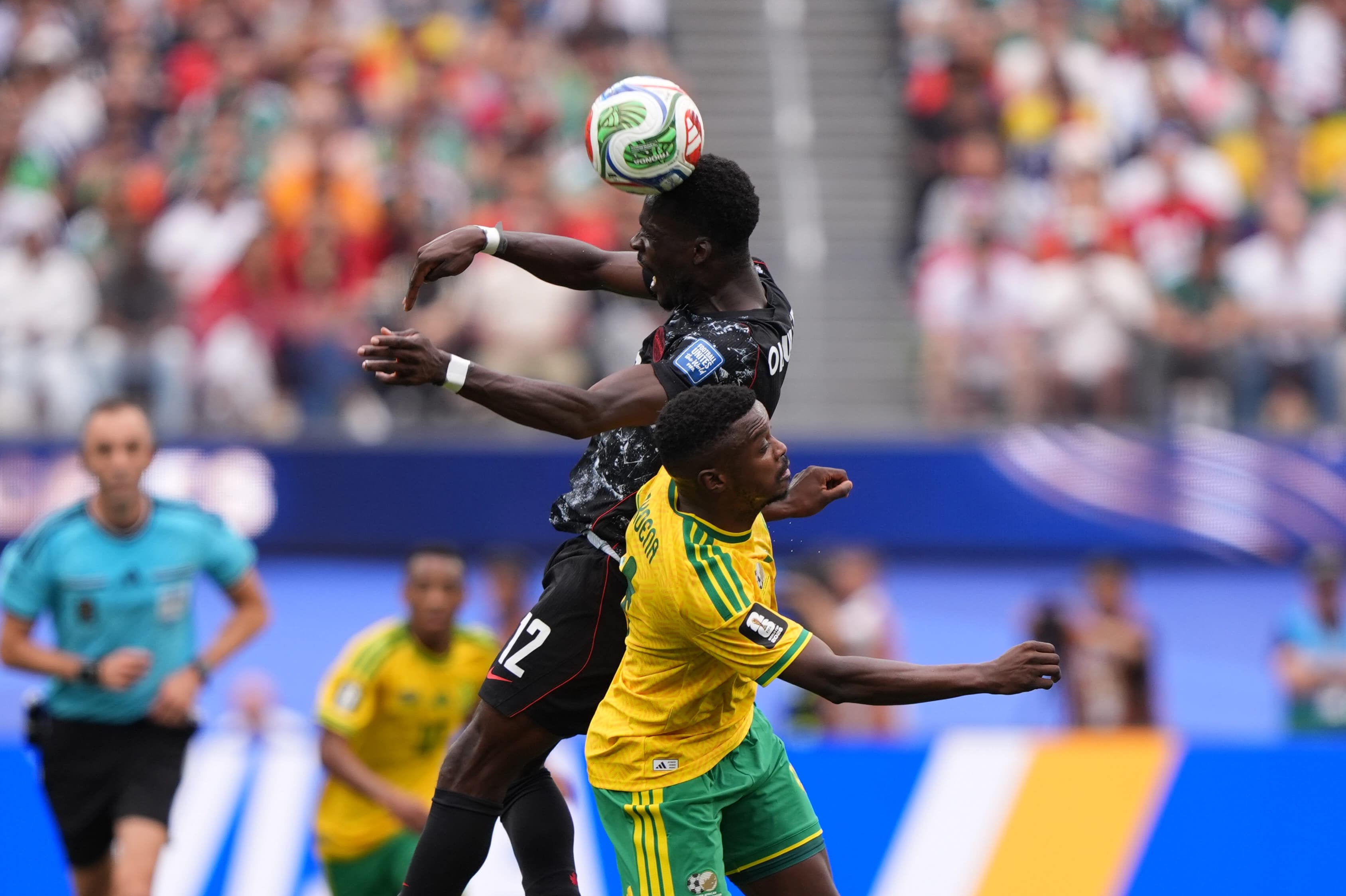 FIFA 2026 Dünya Kupası son 32 turunda Güney Afrika ile Kanada takımları, ABD’nin Los Angeles kentindeki Los Angeles Stadyumu’nda karşılaştı. / AA