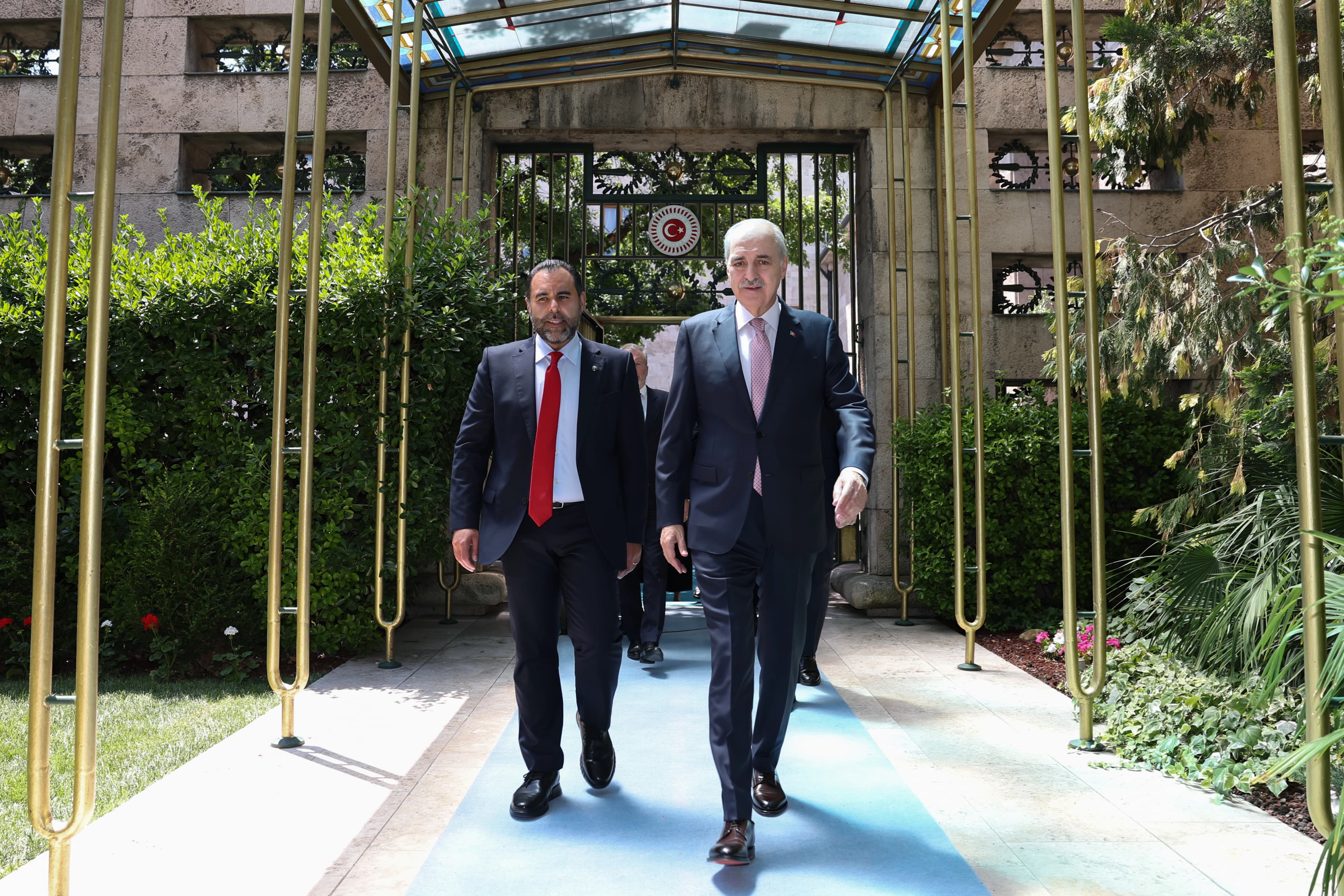 Türkiye Meclisi Başkanı Numan Kurtulmuş, Türkiye'ye resmi ziyaret gerçekleştiren Norveç Parlamentosu Başkanı Masud Gharahkhani ile Meclis'te bir araya geldi. / AA