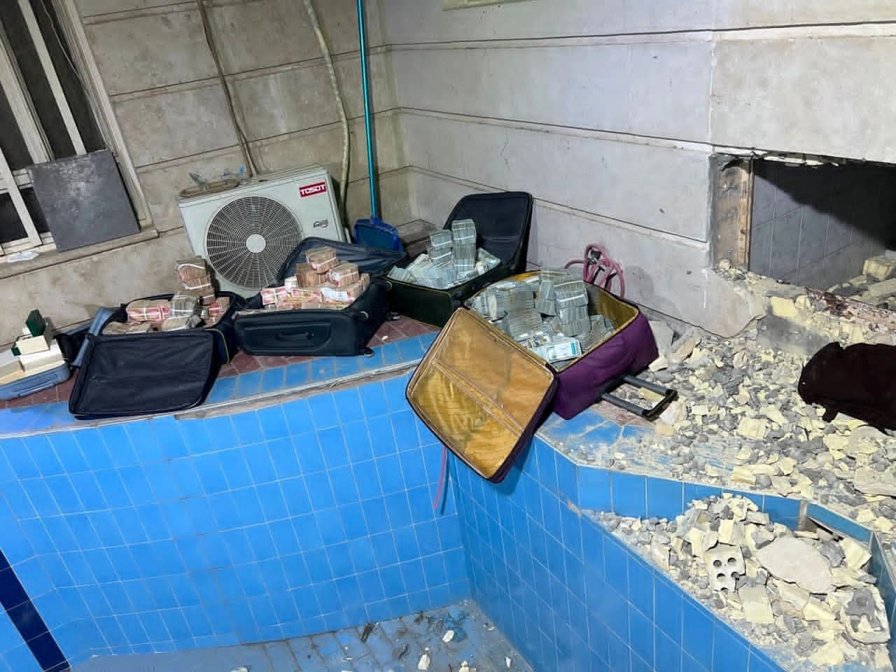 مبالغ مالية ضبطت بمنزل وكيل وزير النفط علي البهادلي