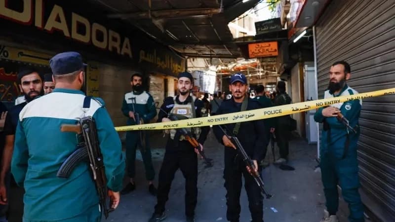 إقفال موقع التفجير في أحد مقاهي دمشق