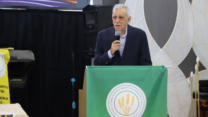 Ahmet Türk Kızıltepe'de konuştu.