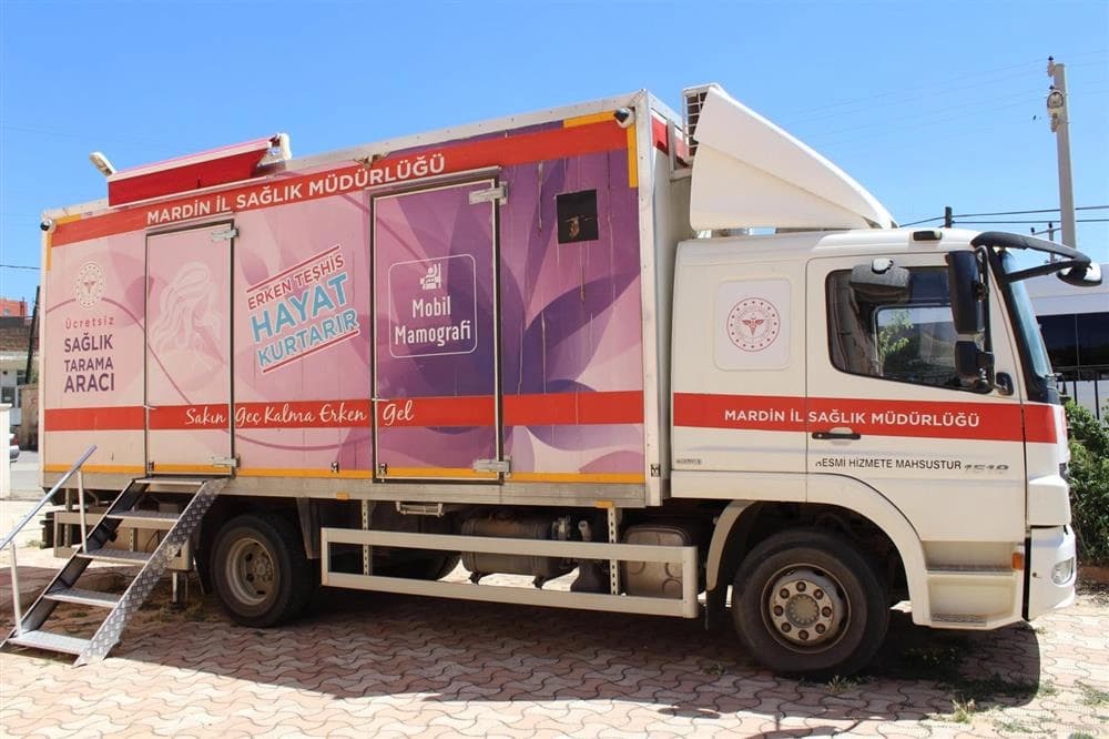 تیمێکی گەڕۆک پشکنین بۆ ژنان دەکەن