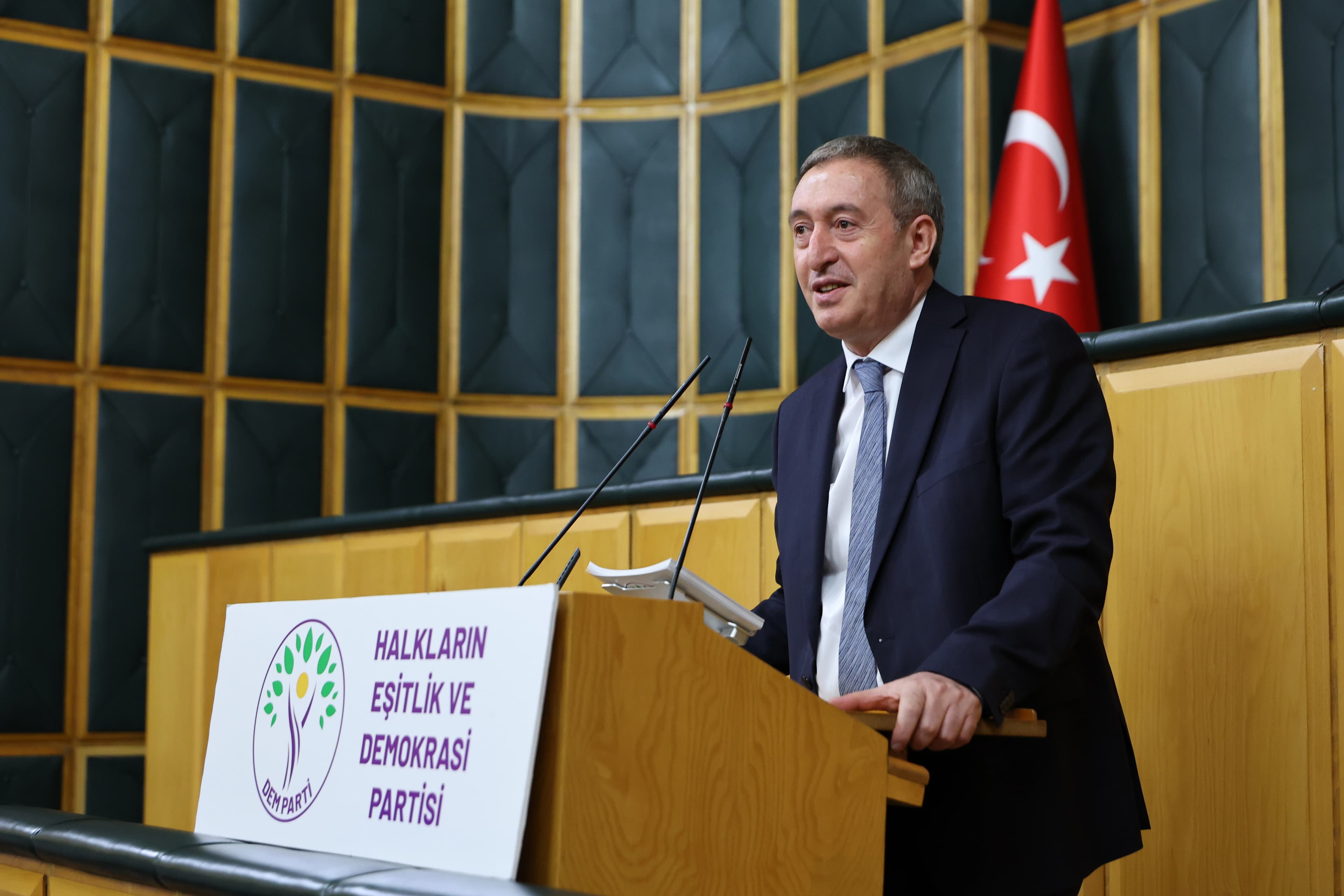 DEM Parti Eş Genel Başkanı Tuncer Bakırhan, partisinin haftalık Meclis grup toplantısında konuştu. / Foto: DEM Parti