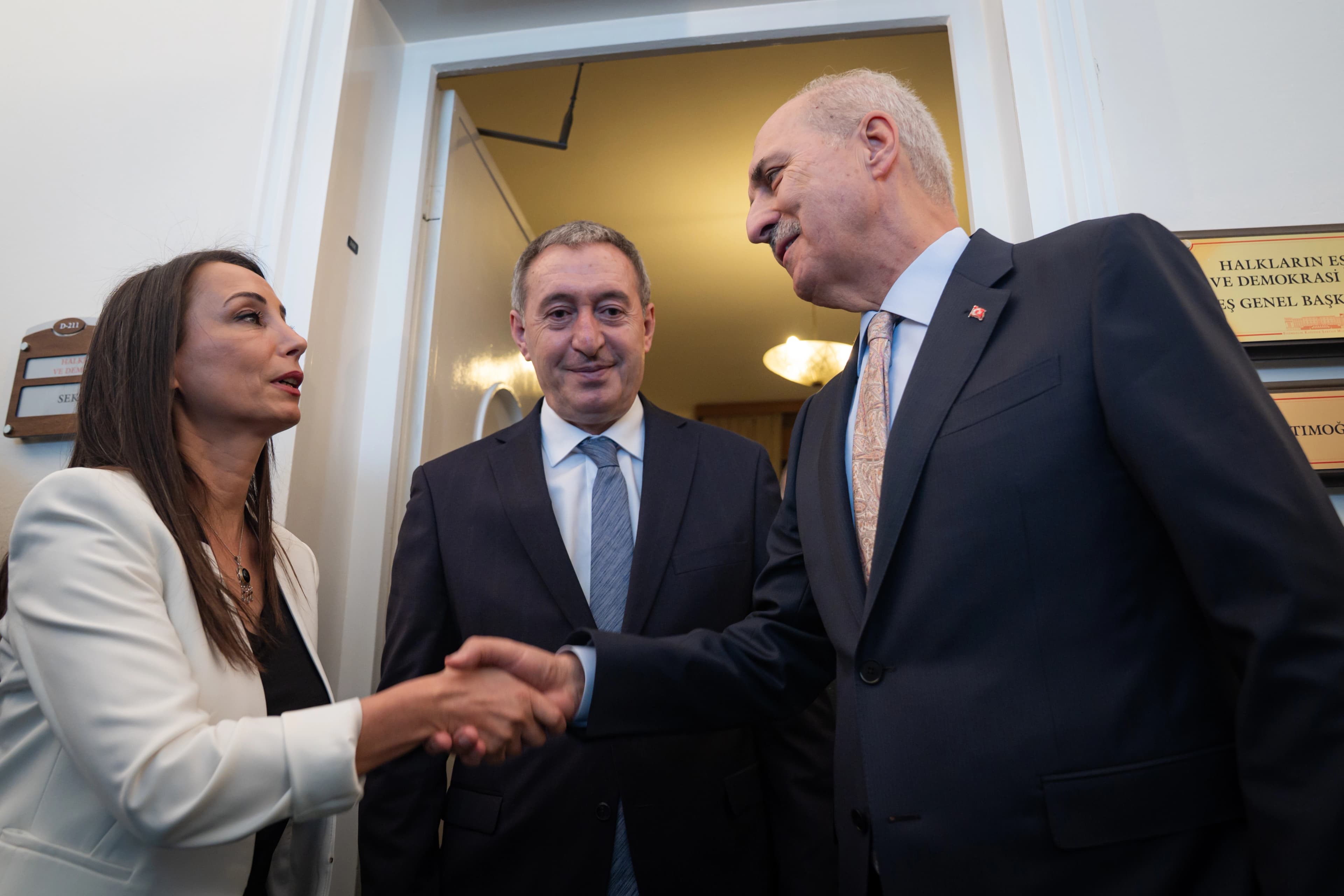 Numan Kurtulmuş, DEM Parti Eş Genel Başkanlarıyla bir araya geldi. / Foto: AA