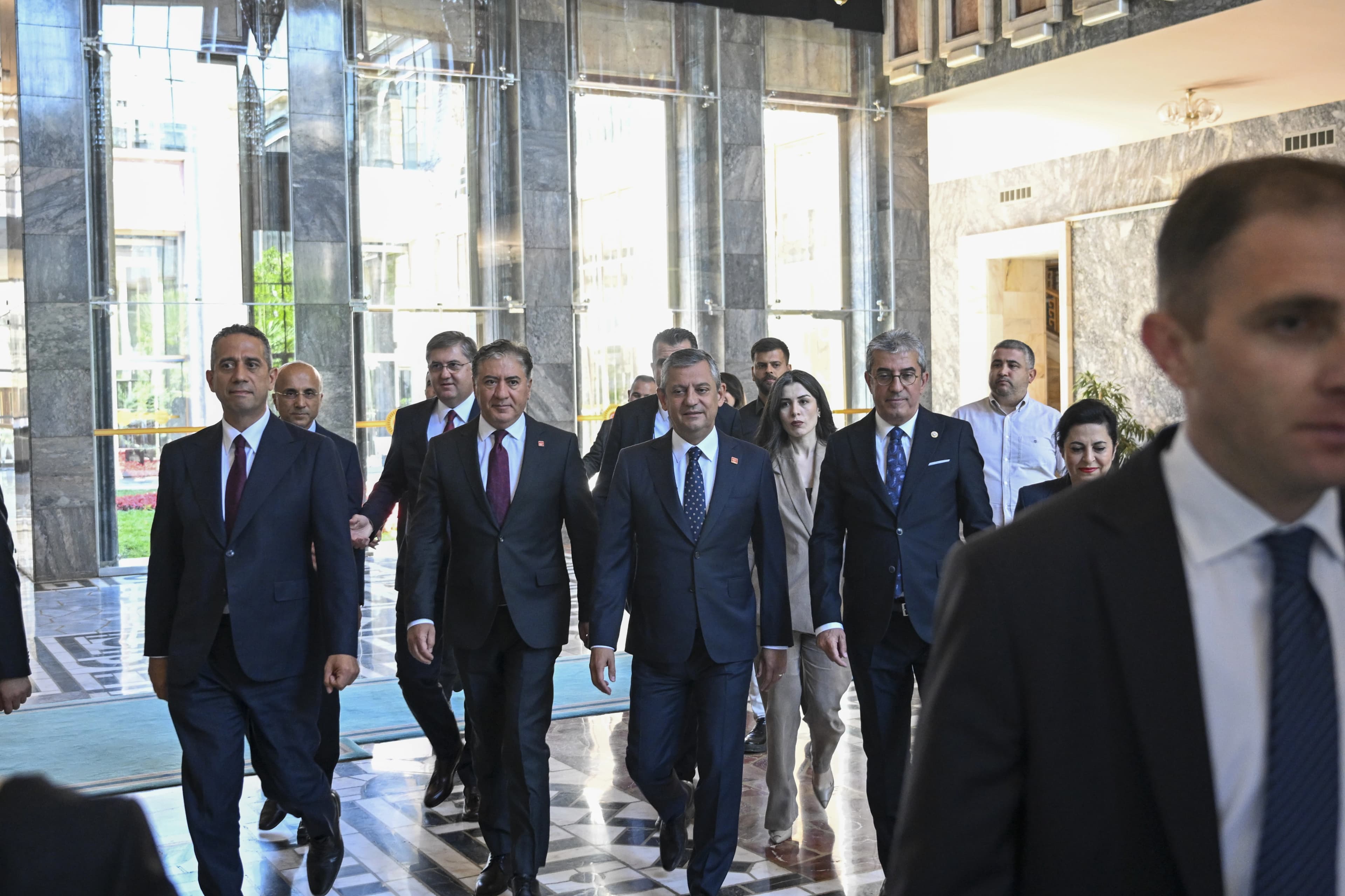 CHP Grup Başkanı Özgür Özel, partisinin dün partinin grup toplantısısna katıldı. / Foto: AA