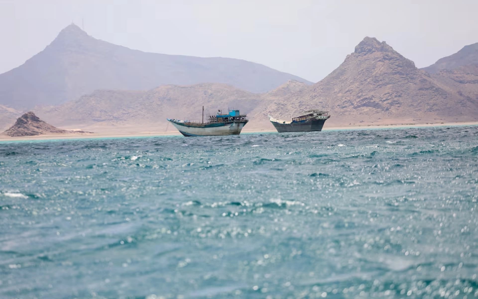 بەرەی نوێی شەڕ؛ لە تەنگەی هورمزەوە بۆ بابولمەندەب