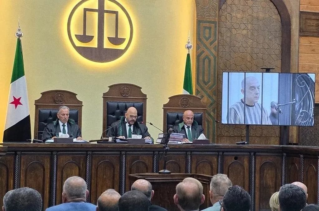 جلسة محاكمة الضابط في النظام السوري السابق عاطف نجيب
