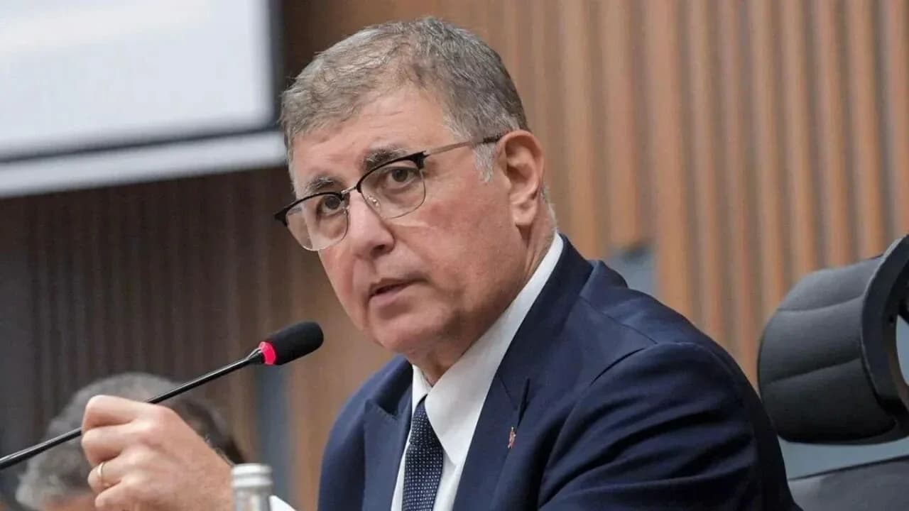 İzmir Büyükşehir Belediye Başkanı Cemil Tugay