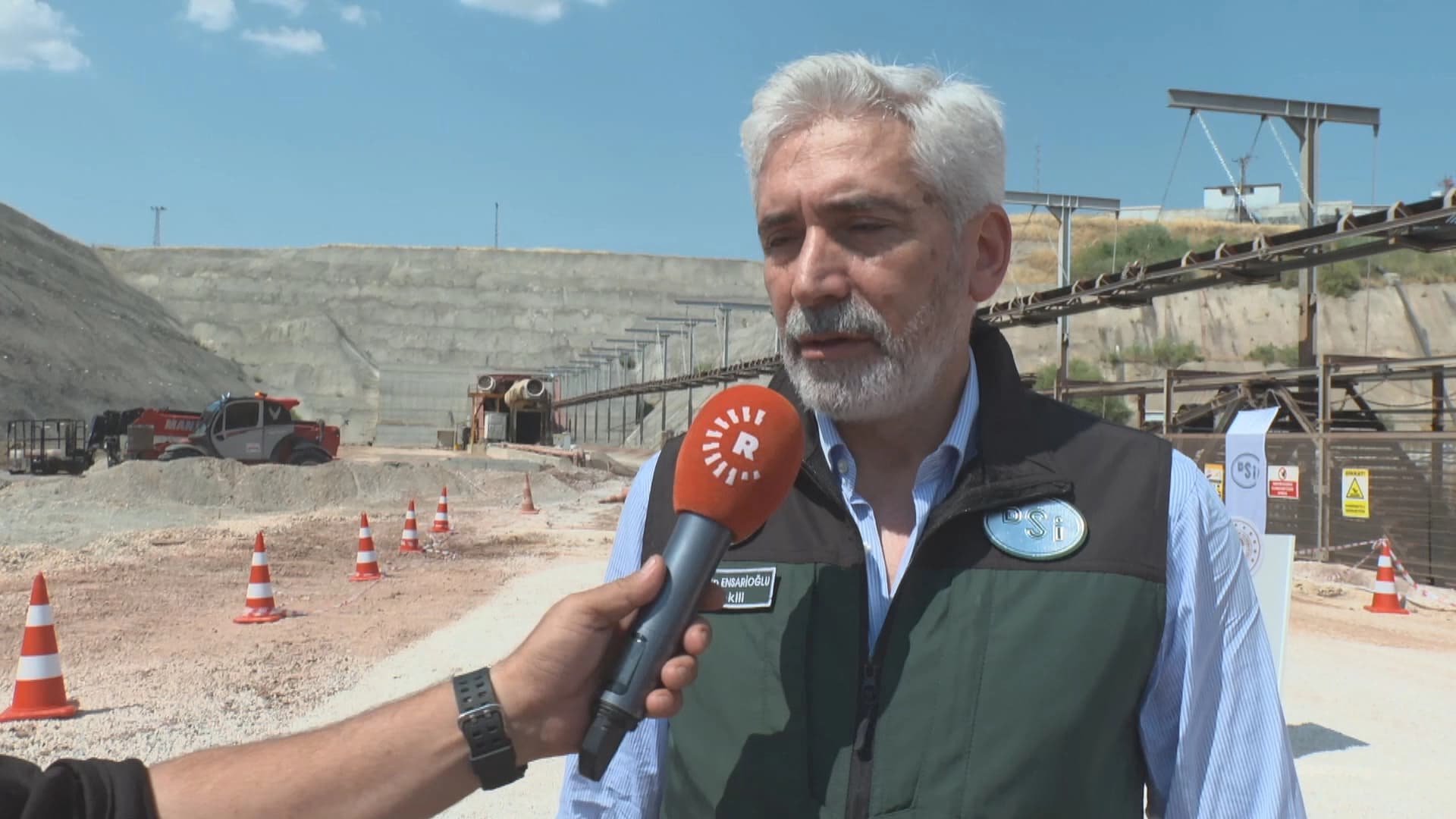 Parlamenterê AK Partiyê yê Amedê Mehmet Galîp Ensarîoglu / Wêne: Rûdaw