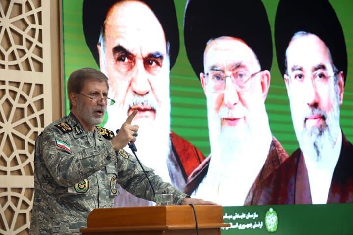 قائد الجيش الإيراني أمير حاتمي-ISNA