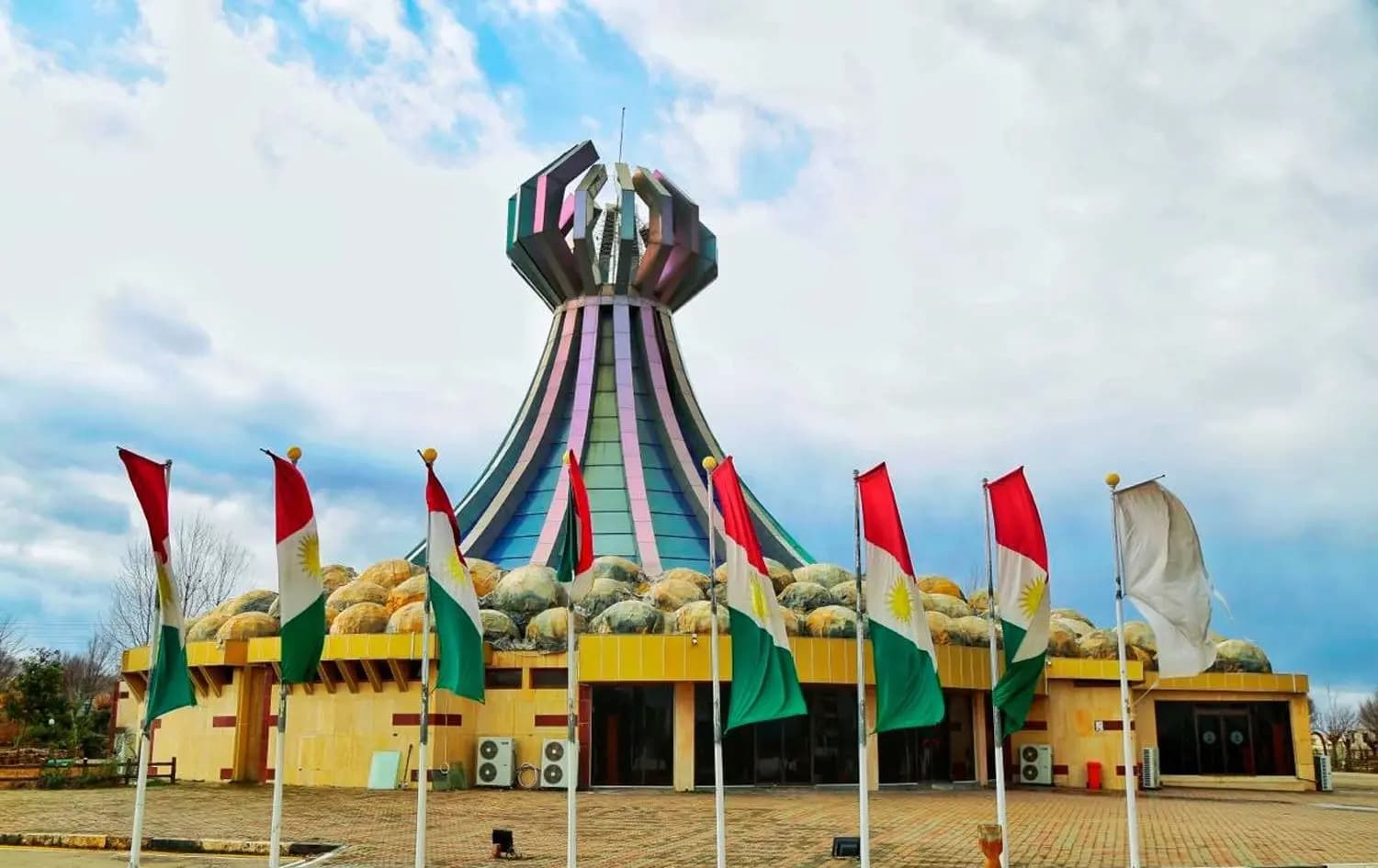 مۆنۆمێنتی شەهیدانی هەڵەبجە