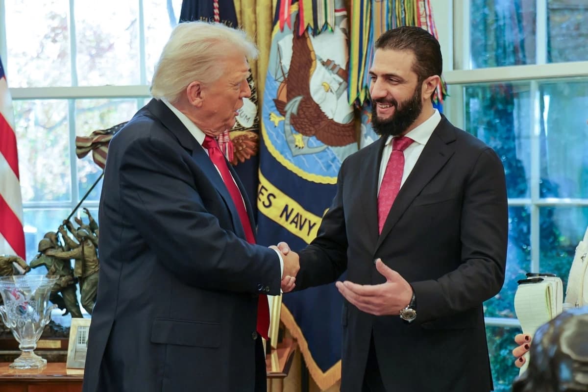 US President Donald Trump (left) and Syrian President Ahmed Sharaa (right) in the White House in late 2025. Photo: SANA
