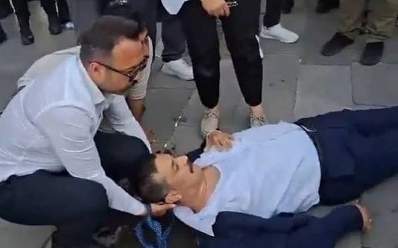 سەلچوک تورکئۆغڵو، یاریدەدەری سەرۆک و پەرلەمانتاری پارتی باش (ئیی پارتی) دوای دروستبوونی گرژی لەگەڵ هێزەکانی ئاسایش لە گردبوونەوەی گرووپێک سەربازی دێرینی سوپای تورکیا لە ئەنقەرە