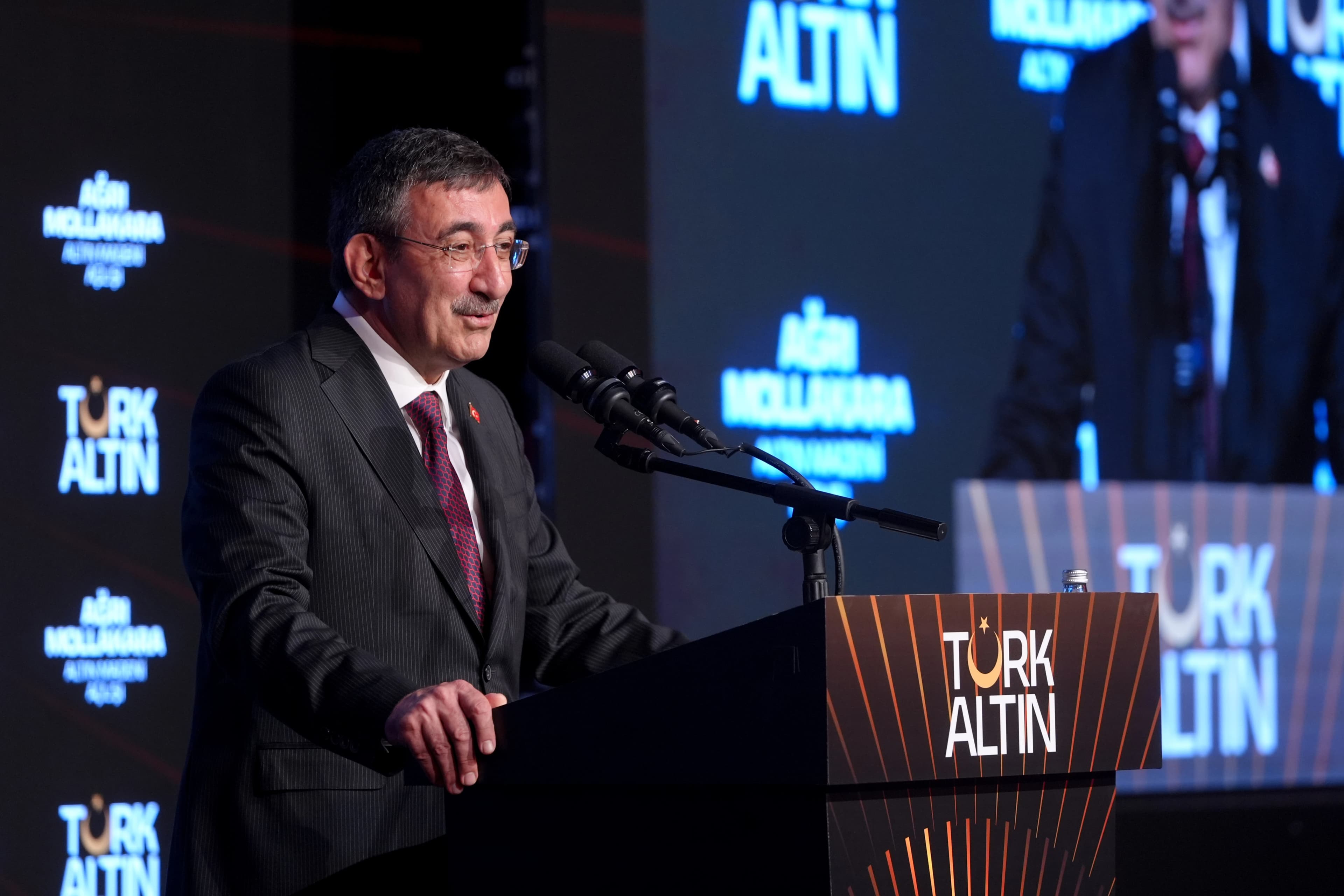 Türkiye Cumhurbaşkanı Yardımcısı Cevdet Yılmaz, Ağrı'nın Diyadin ilçesinde faaliyete geçirilen "Ağrı Mollakara Altın Madeni"nin açılışına katıldı. / AA