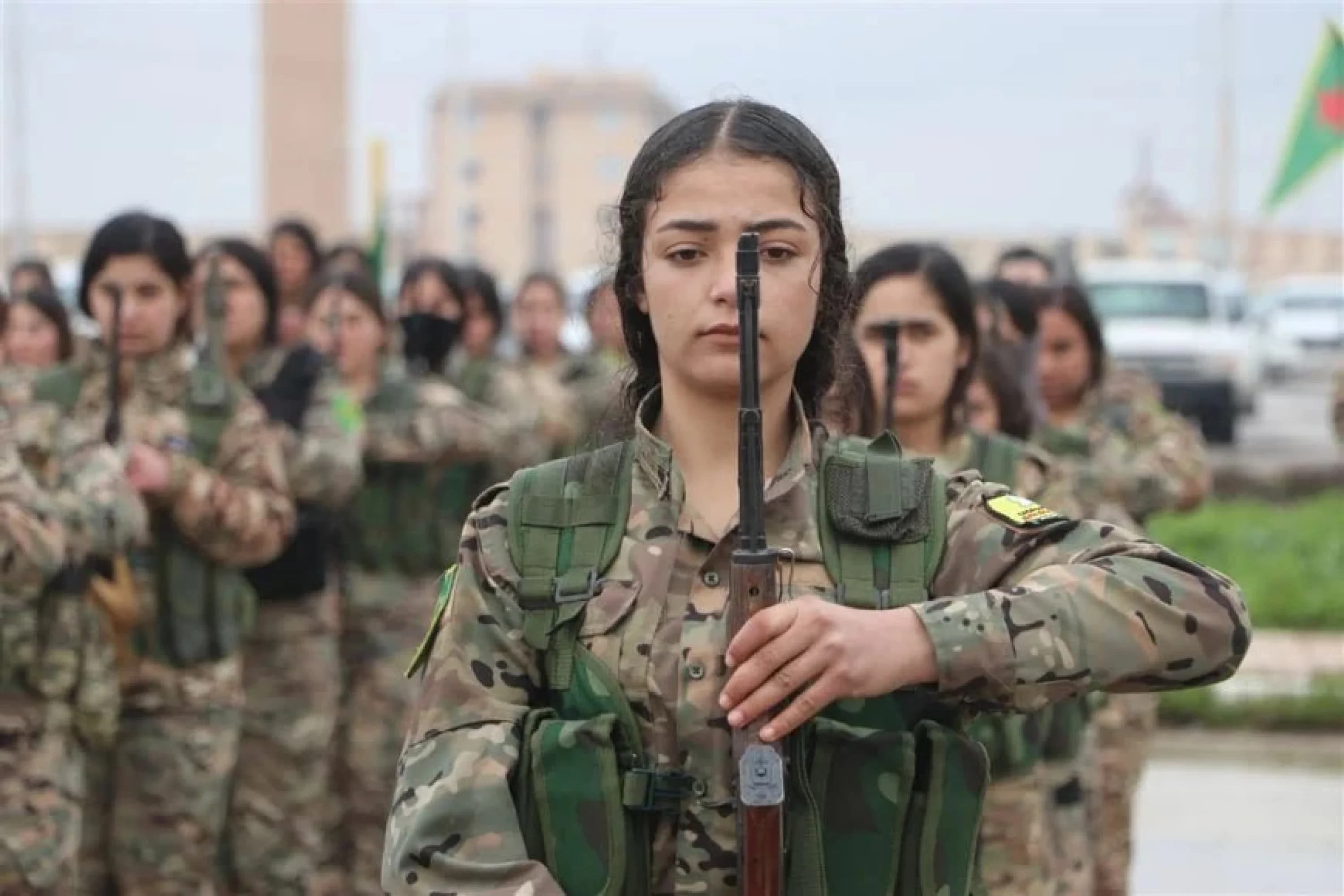 ژمارەیەک ئەندامی یەکینەکانی پاراستنی ژنان (یەپەژە) لە رۆژئاوای کوردستان. وێنە: ANHA
