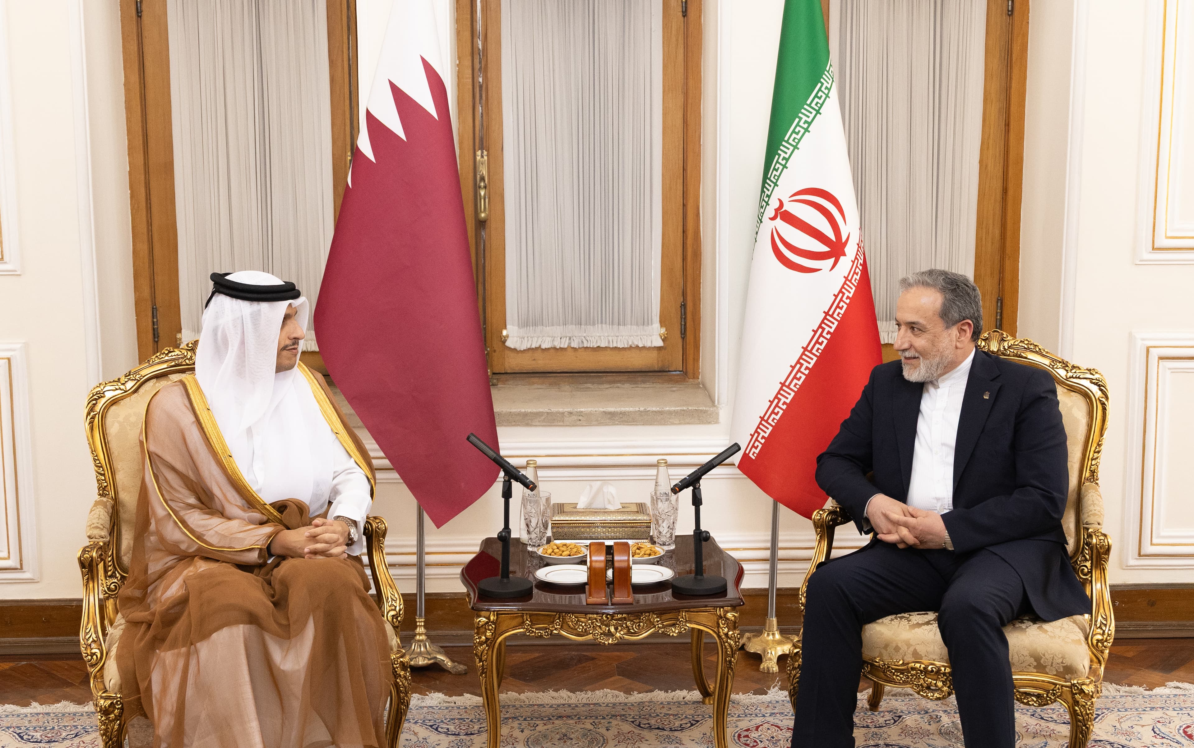 Qatari FM Sheikh Mohammed bin Abdulrahman Al Thani (left) met with Iranian FM Abbas Araghchi (right) in Tehran. Photo: Qatari foreign ministry
