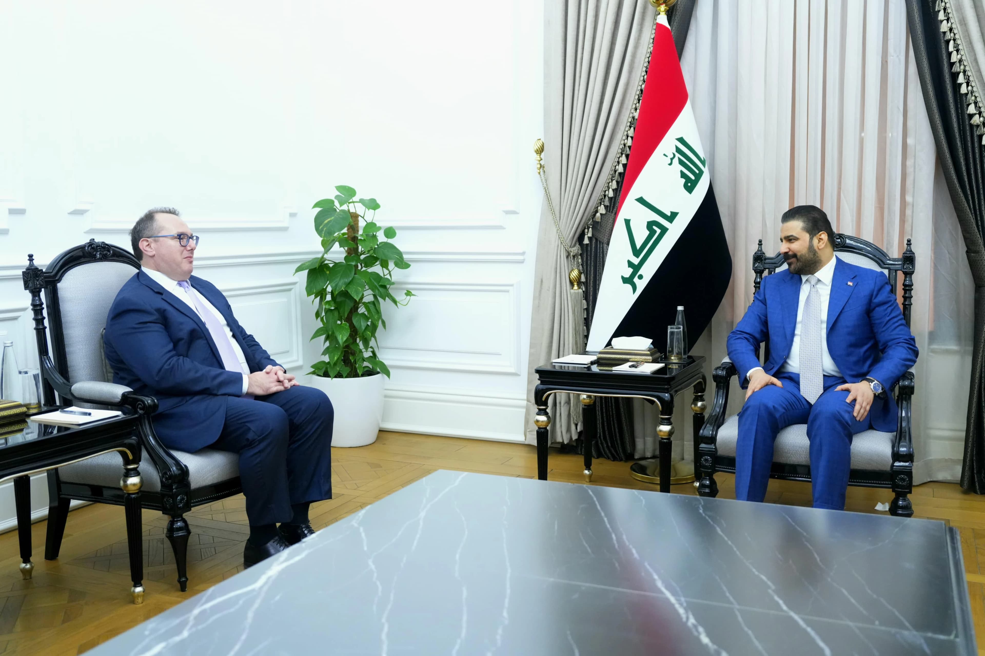 علي الزيدي يستقبل جوشوا هاريس