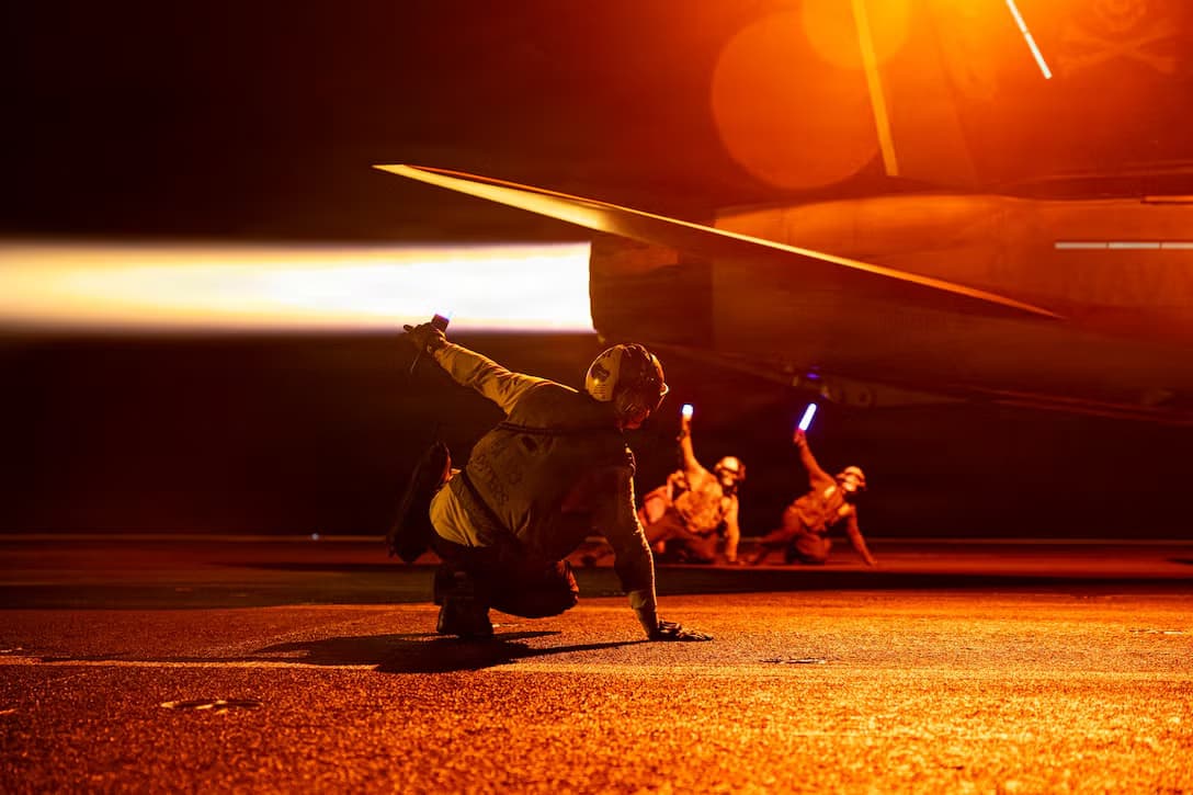 US Sailors conduct flight operations aboard Nimitz-class aircraft carrier USS George H.W. Bush (CVN 77), July 29, 2026. Photo: US Navy