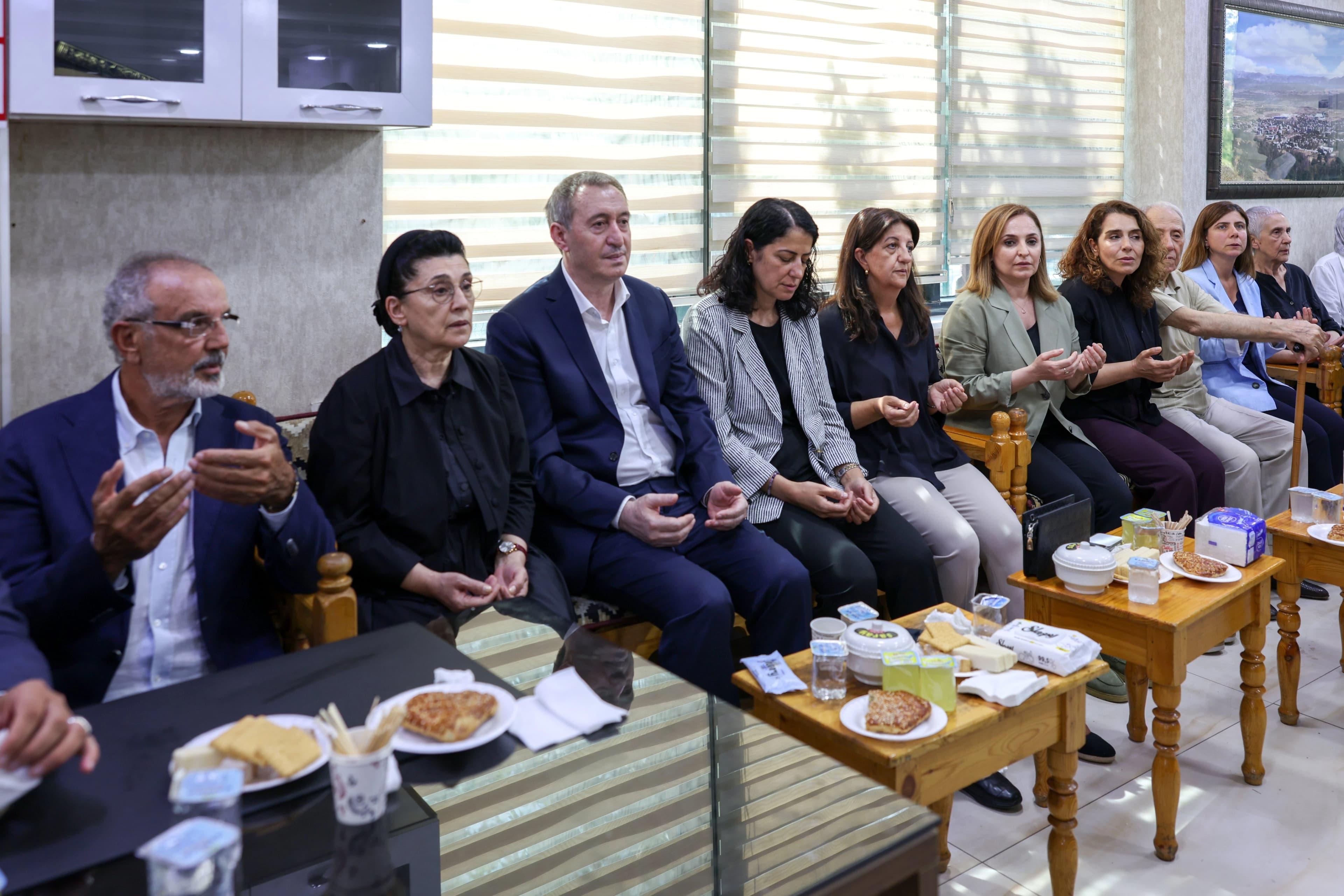 Şandeya DEM Partiyê beşdarî şîna Mehdî Zana bû / Wêne: Rûdaw