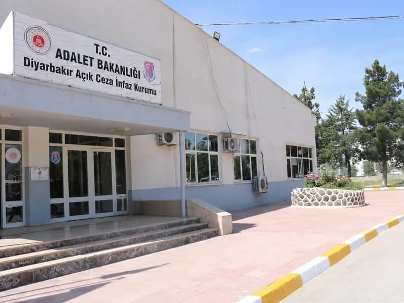 گرتووخانەی کراوەی ئامەد