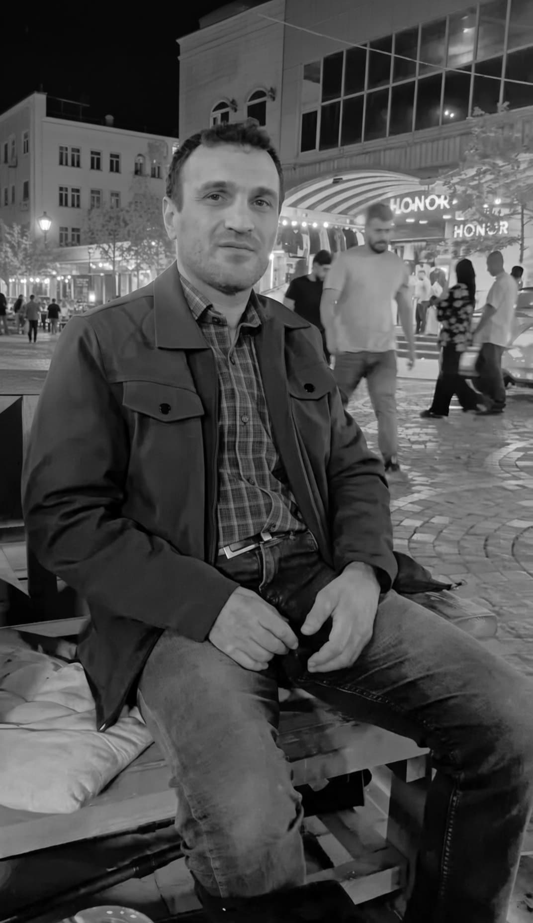 وێنەی رۆژنامەڤان هەرمان خالید