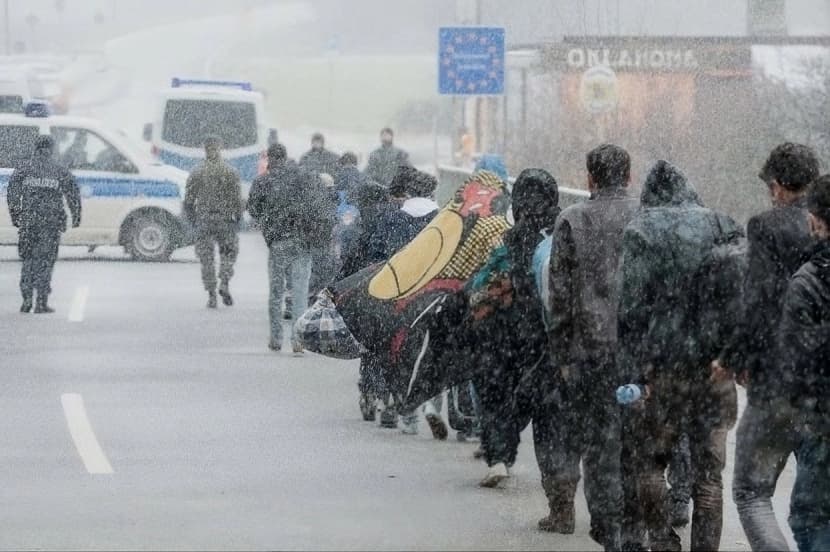 Migrants at an Austrian-German border crossing on November 21, 2015. Photo: AFP