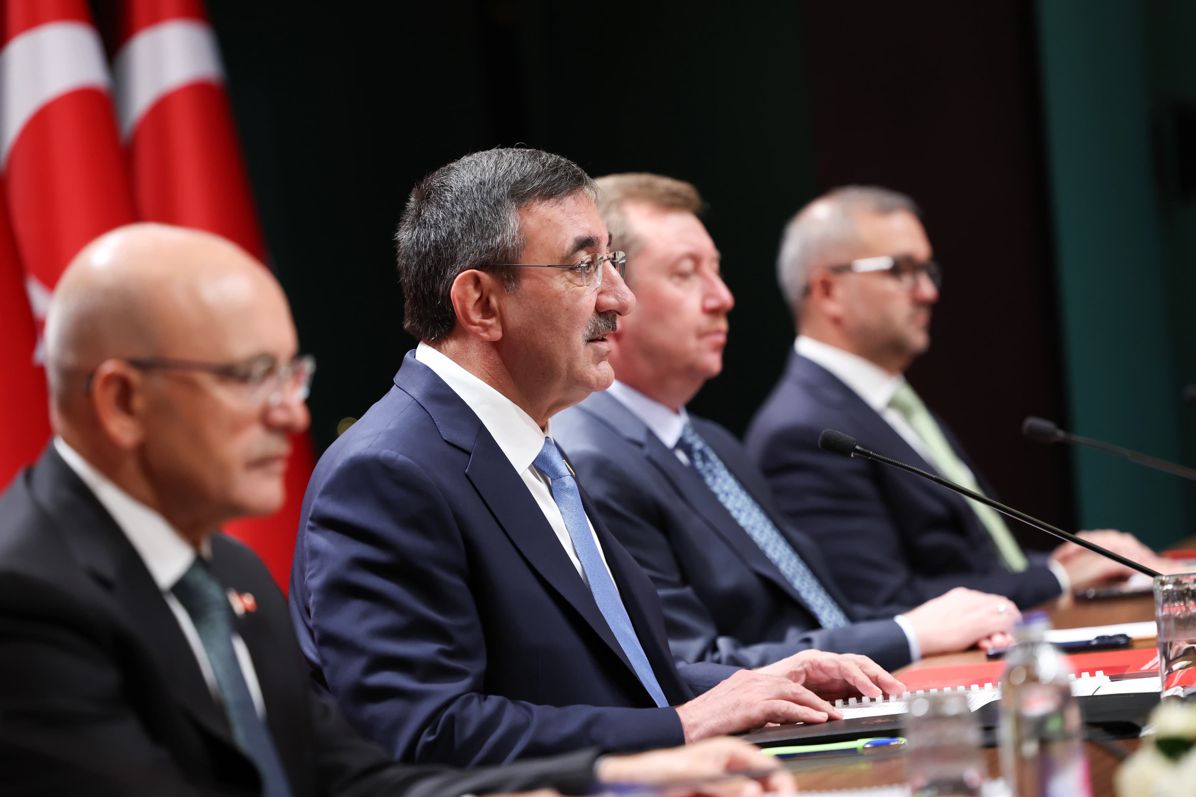 Cumhurbaşkanı Yardımcısı Cevdet Yılmaz, 2027-2029 dönemini içeren Orta Vadeli Program'ı (OVP) açıkladı. / AA