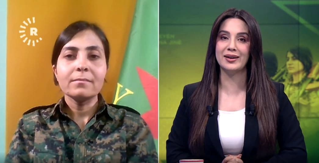 المتحدثة باسم وحدات حماية المرأة (YPJ)، روكن جمال، مع نالين حسن