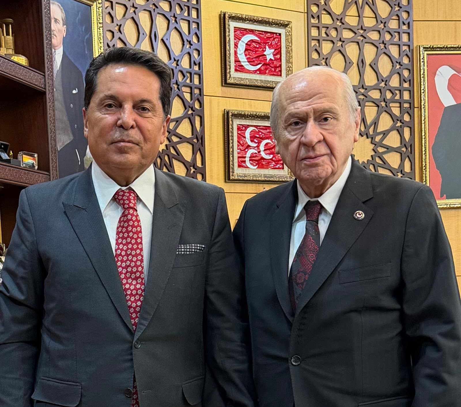 Esenyurt eski Belediye Başkanı Ahmet Özer, MHP Genel Başkanı Devlet Bahçeli ile bir araya geldi.
