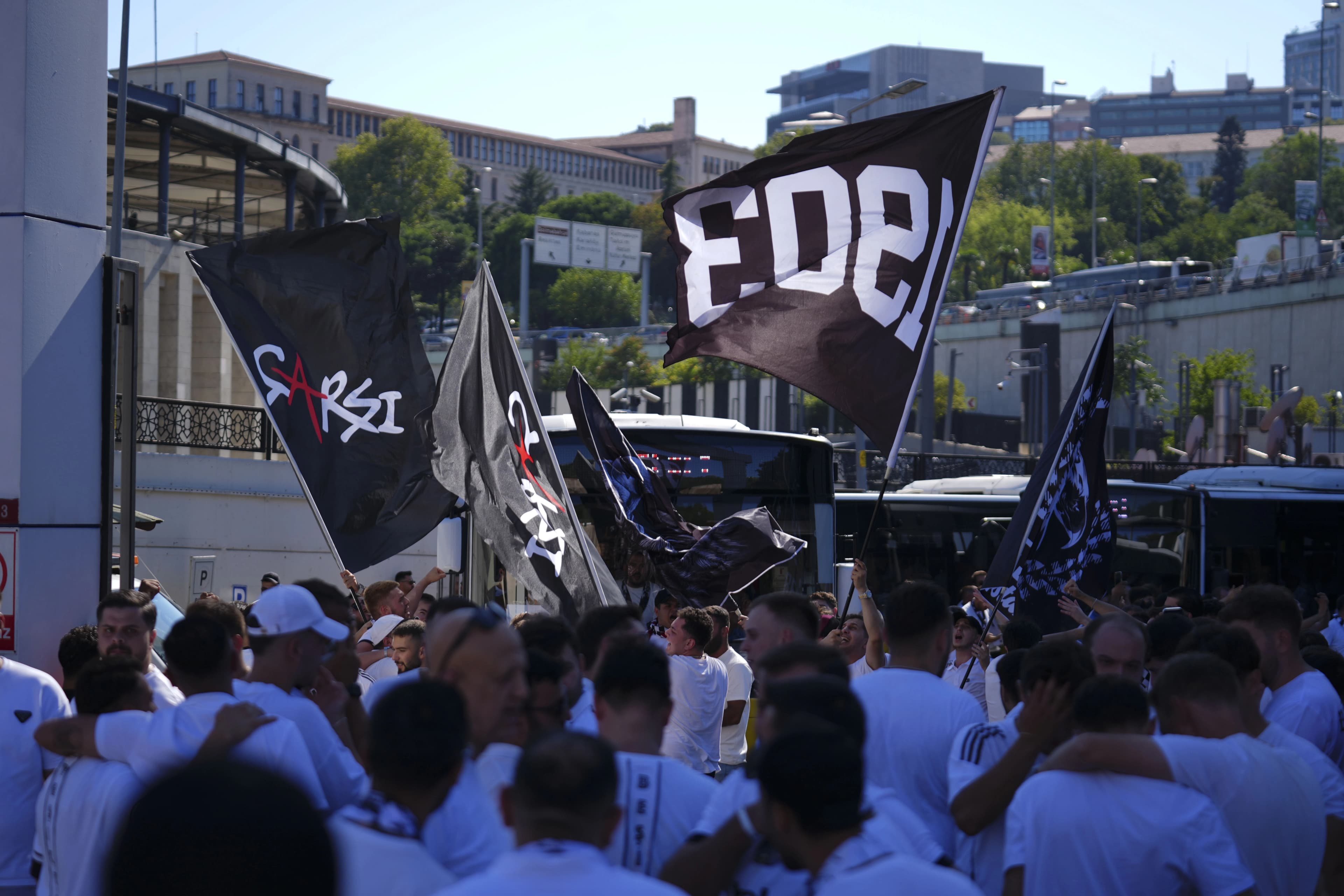 Beşiktaş taraftarları. / AA