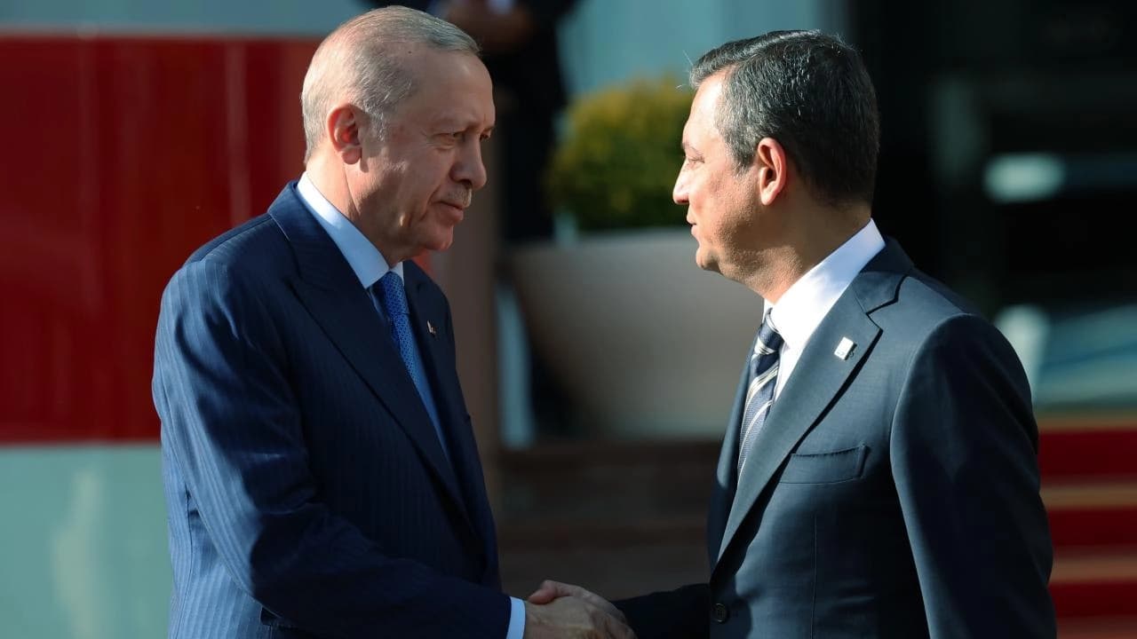 Erdoğan (solda) ve Özel / Foto: Arşiv