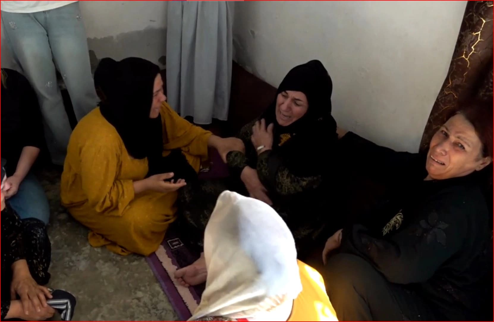 Serê şervanekî Kurd hat jêkirin: ‘Çavên min birijin’