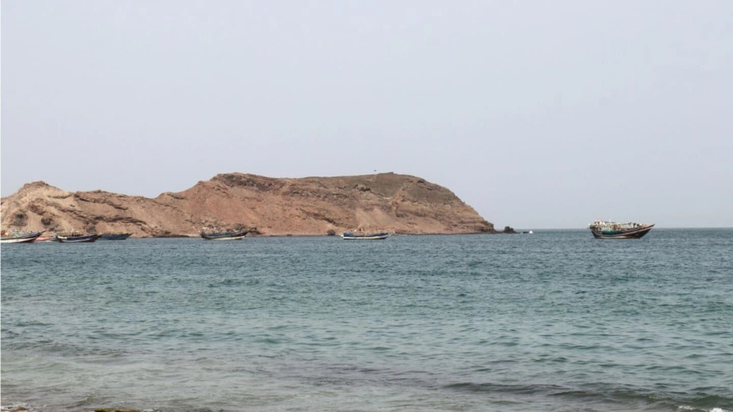 A photo taken from the Yemeni coast southwest of the city of Taiz, shows boats floating at Bab al-Mandab Strait, in the Red Sea, on July 24, 2026. Photo: AFP