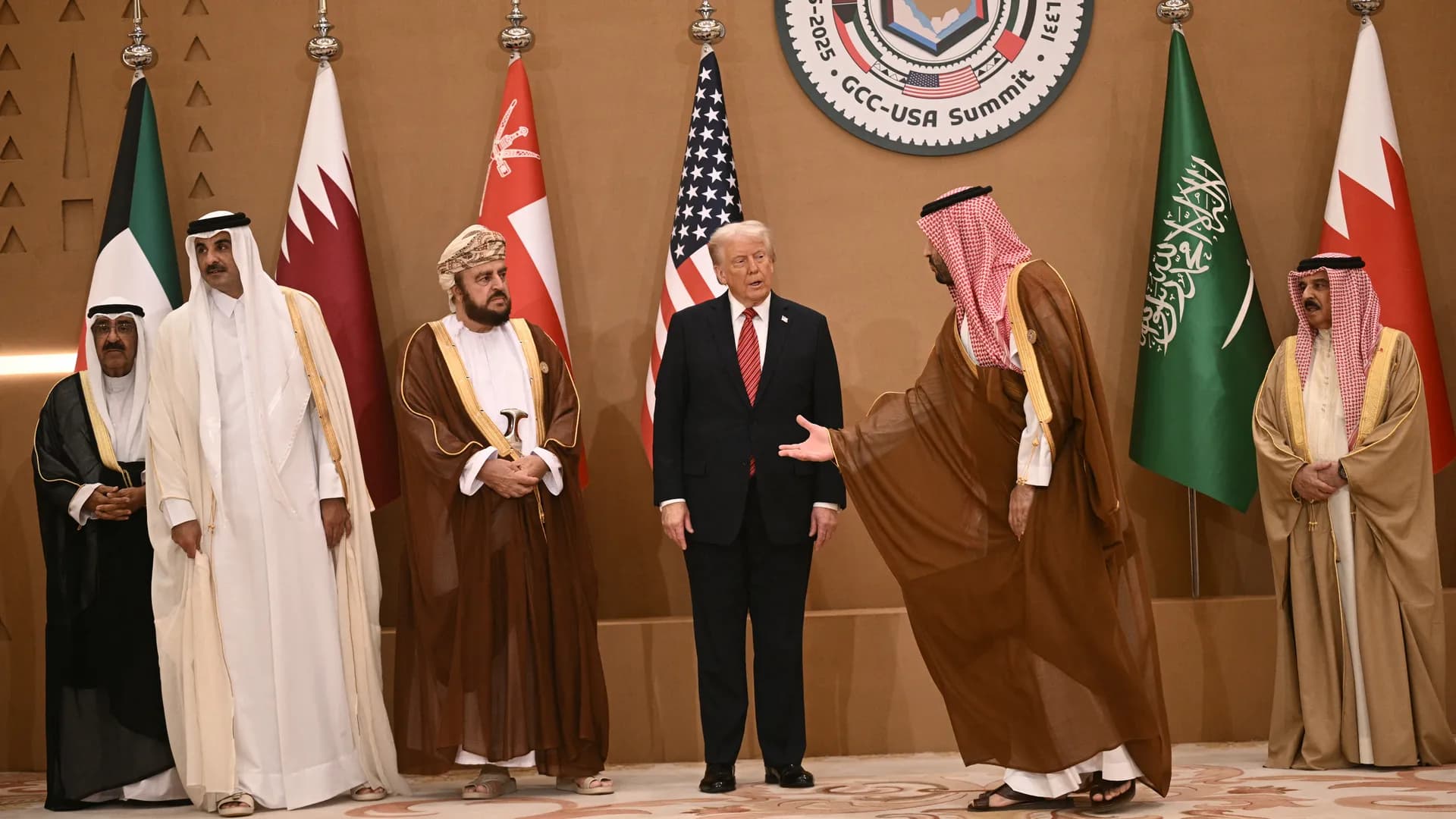 Trump û lîderên welatên Kendavê (Riyad-2025) / Wêne: Brendan Smialowski/AFP