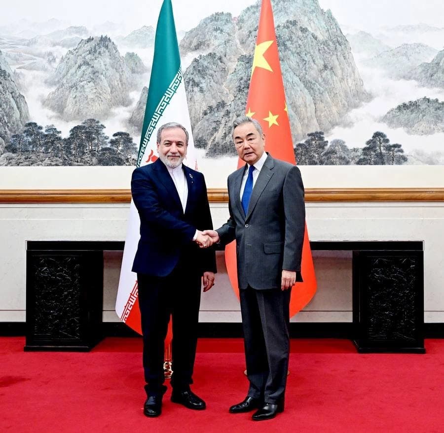Iranian Foreign Minister Abbas Araghchi (left) meets with Chinese counterpart, Wang Yi, in Beijing on September 16, 2026. Photo: Iranian Foreign Ministry
