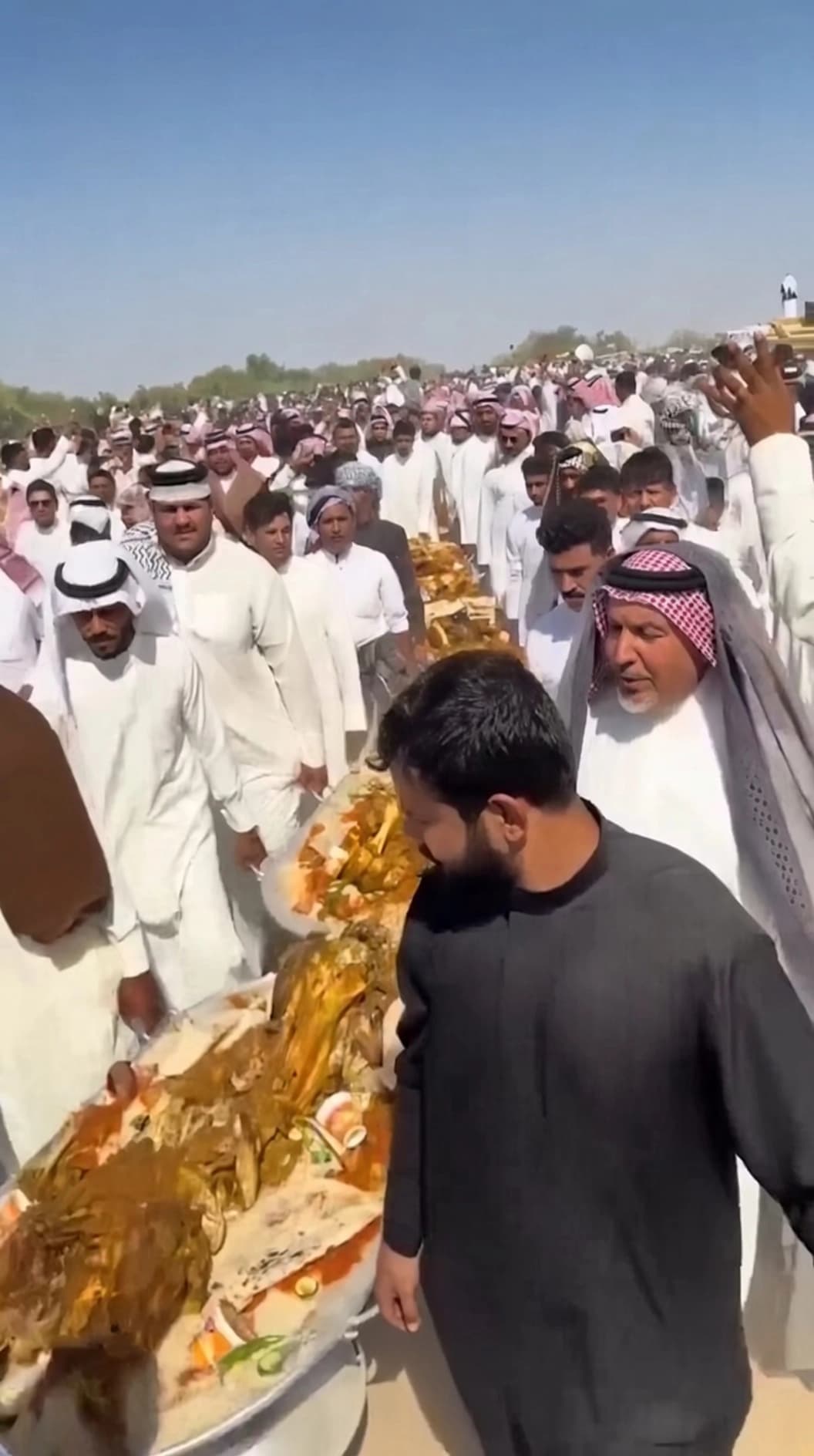 دیمەنێکی ئاهەنگەکە