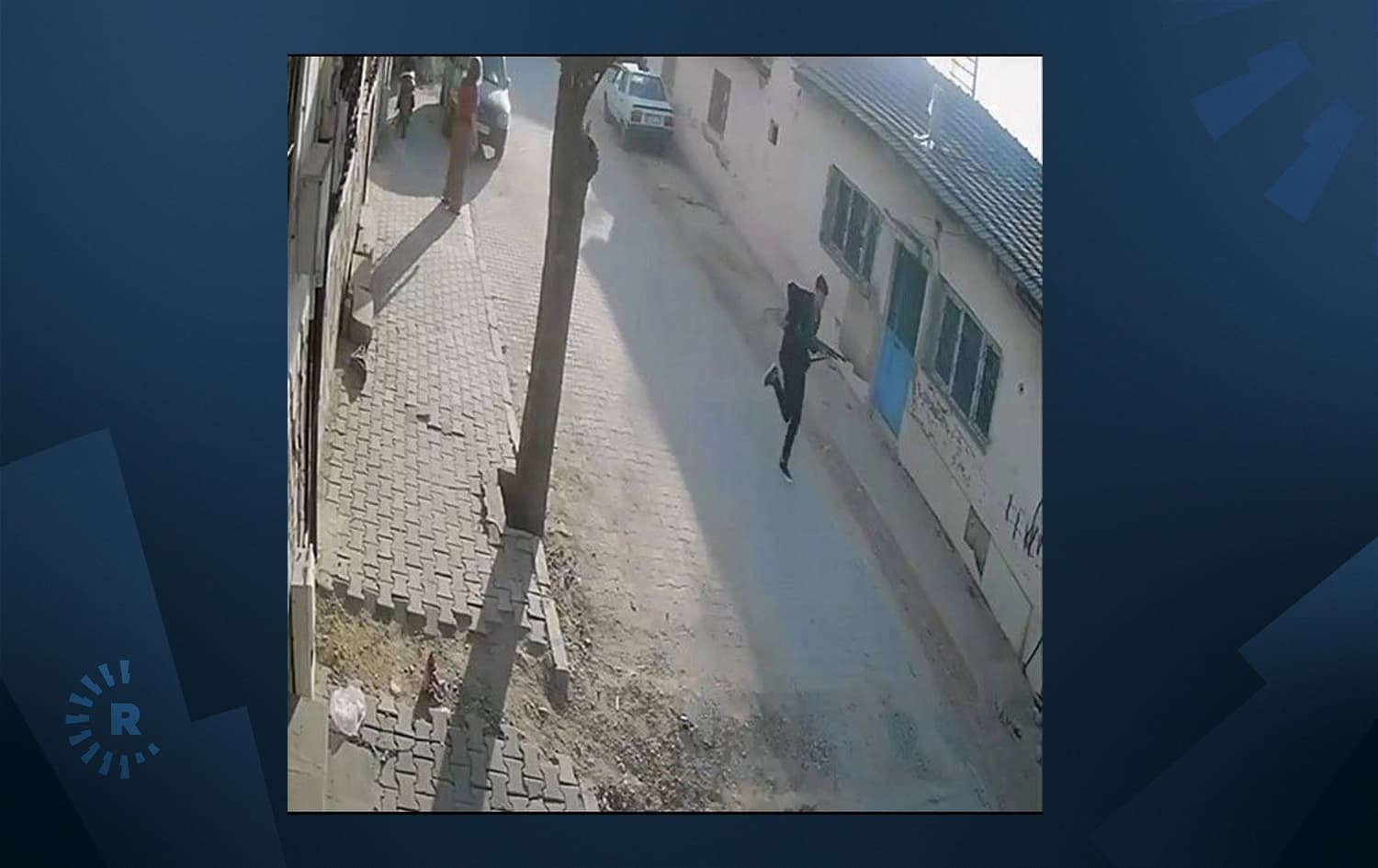 وێنەی تەقەکەرەکە، کە لە کامێرای چاودێری وەرگیراوە