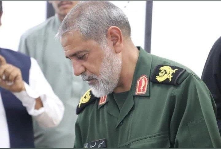 حوسێن زەریفی، عەمیدی هێزی وشکانیی سوپای پاسداران. سەرچاوە: ماڵپەڕەکانی سوپای پاسداران.
