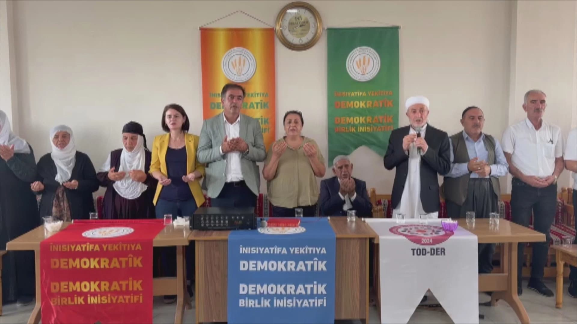 Malbatên Kertîşçî û Temîzan li hev civiyan / Wêne: Ji ber dîmenan