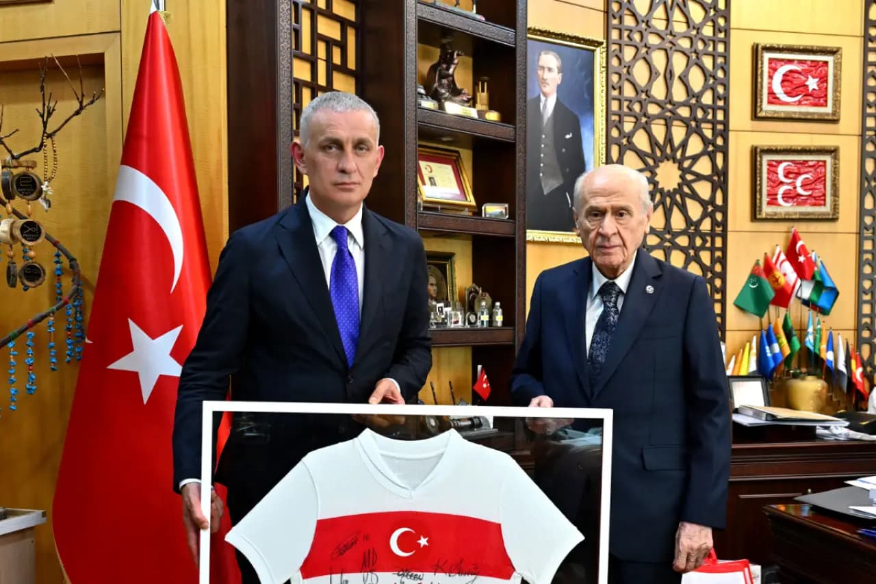 TFF Başkanı İbrahim Ethem Hacıosmanoğlu ve MHP Genel Başkanı Devlet Bahçeli