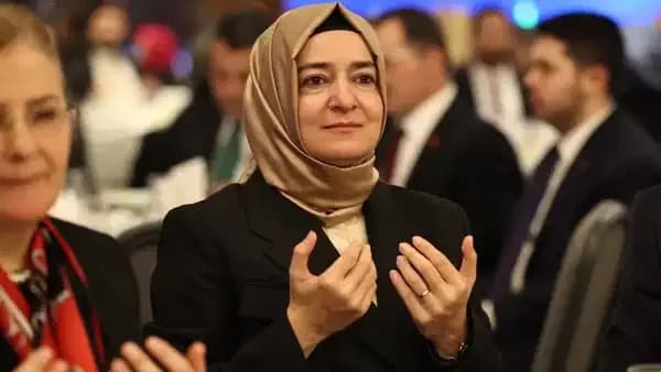 Fatma Betül Sayan Kaya