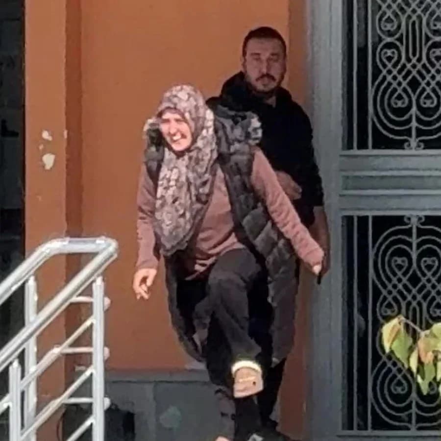 ئەو ژنەی رێگە نەدرا بچێتە هۆڵی تاقیکردنەوە
