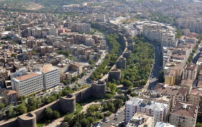 دیمەنێک لە شاری ئامەد. وێنە: ئەرشیڤ